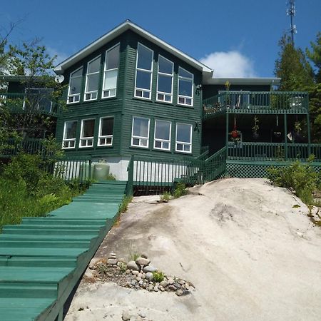 L'Inukshuk Tadoussac Exterior photo